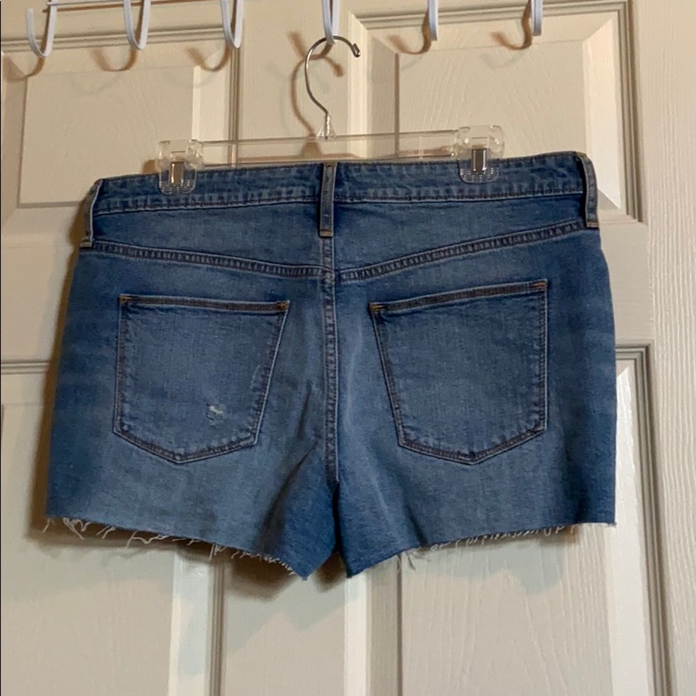 Universal Thread “High Rise Shortie” - Picture 2 of 2
